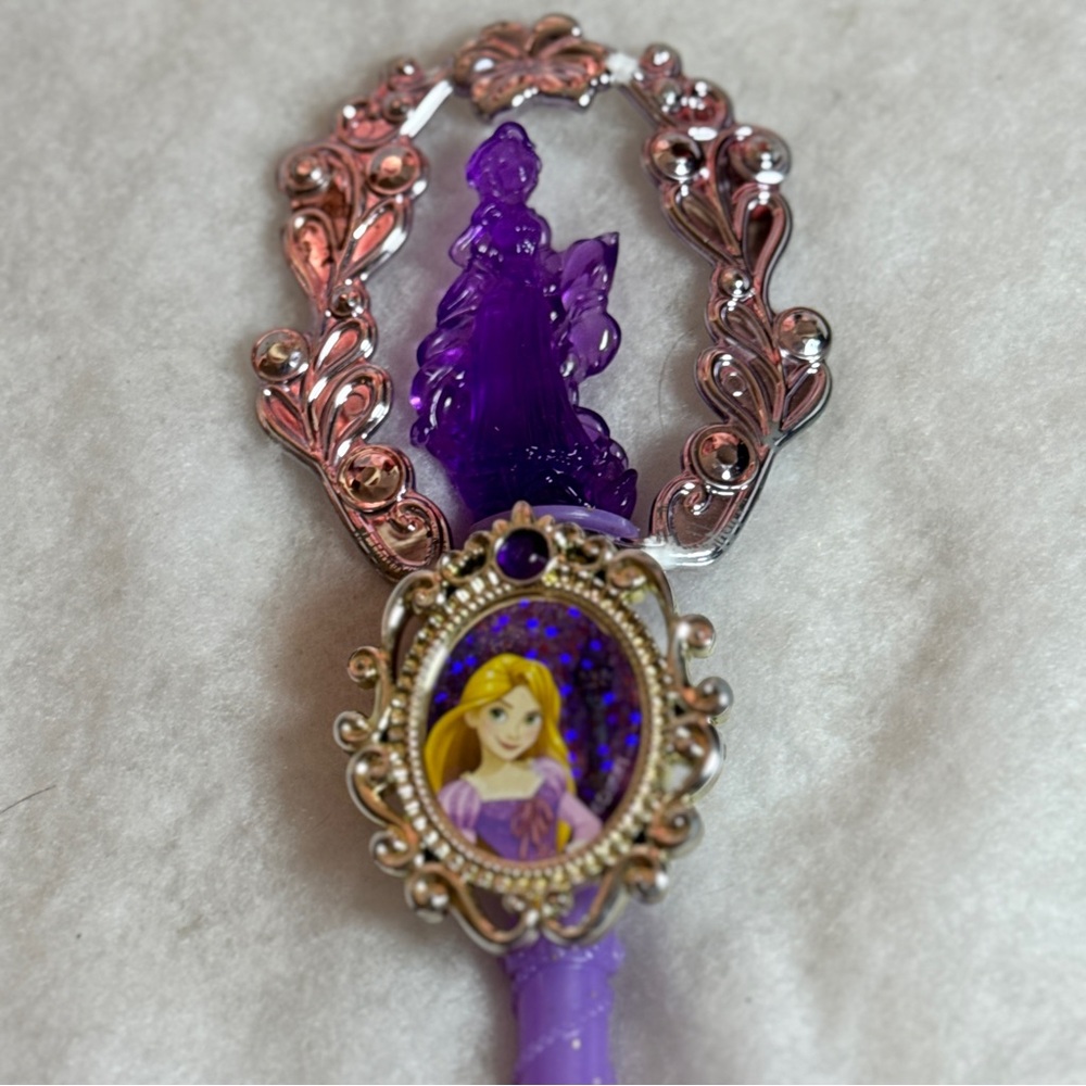 Disney’s Tangled Princess Rapunzel Spinning Toy Wand Purple Lavender Gold